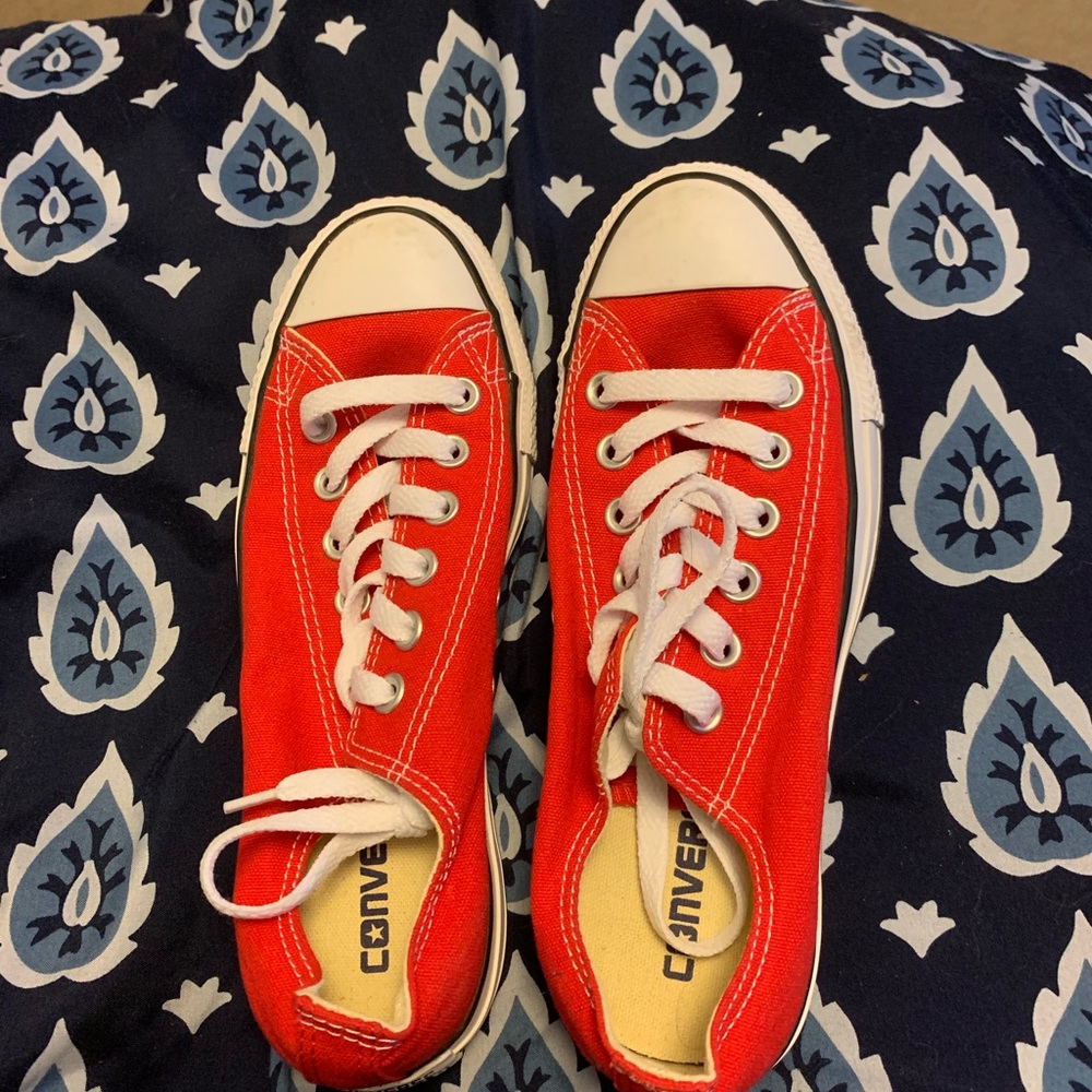 Red Women’s Converse Size 7